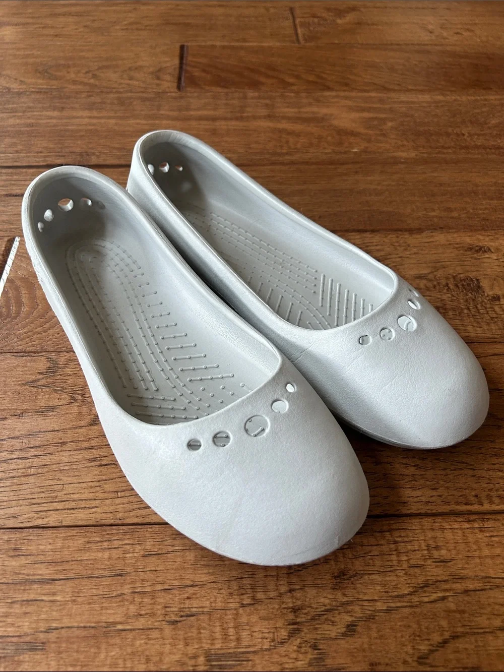 Crocs Prima Ballerina Ballet Flats Slip On Comfort Shoes Light Gray Size 8